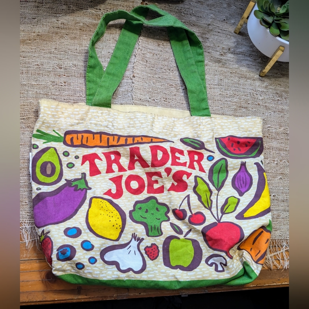 Trader Joe’s  • FRUITS AND VEGGIES 🍉🍐🍌🍊🥕🥒🥦🍆 Tote Bag